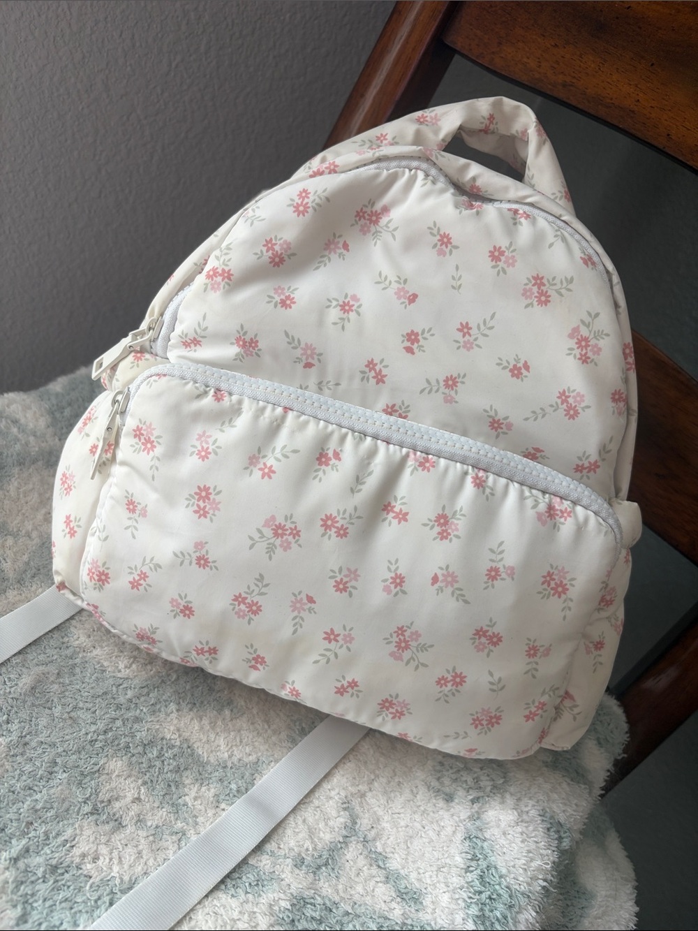 NWOT “No Boundaries” White & Pink Floral Women's Backpack